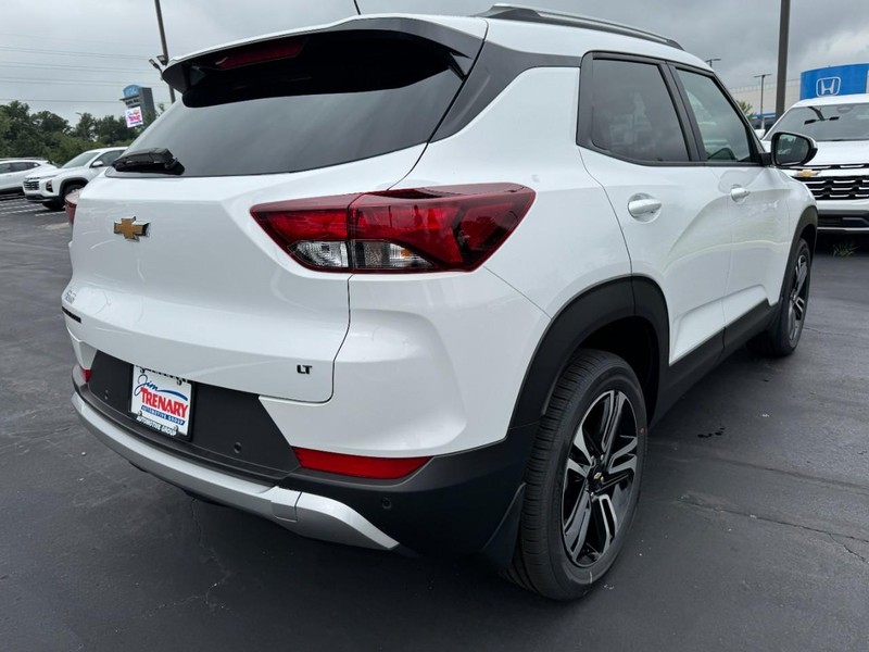 Chevrolet TrailBlazer Vehicle Image 03