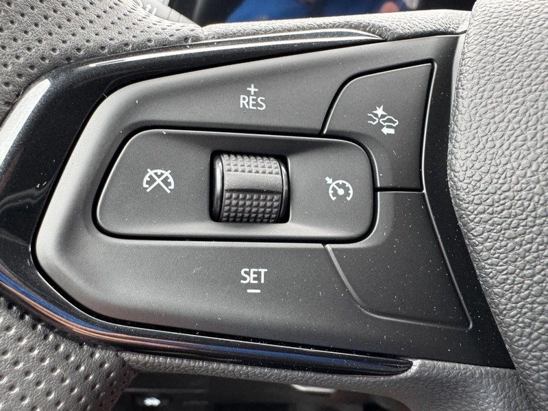 Chevrolet TrailBlazer Vehicle Image 11