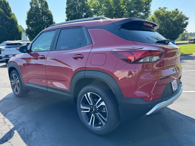 Chevrolet TrailBlazer Vehicle Image 05