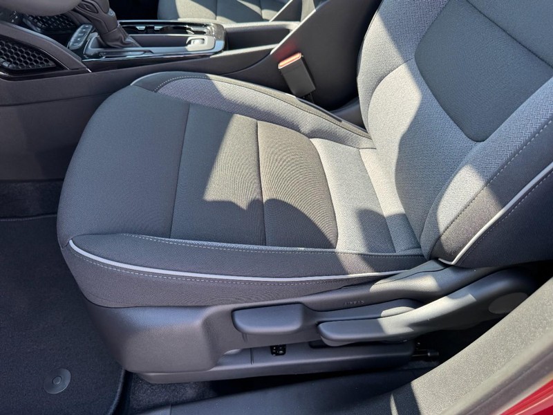 Chevrolet TrailBlazer Vehicle Image 09