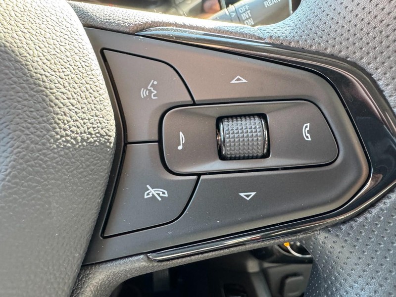Chevrolet TrailBlazer Vehicle Image 12