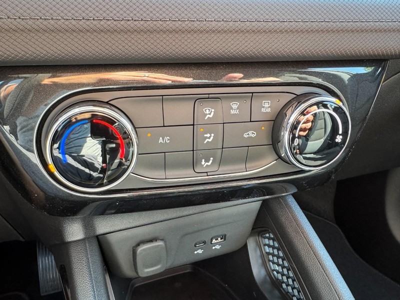Chevrolet TrailBlazer Vehicle Image 13