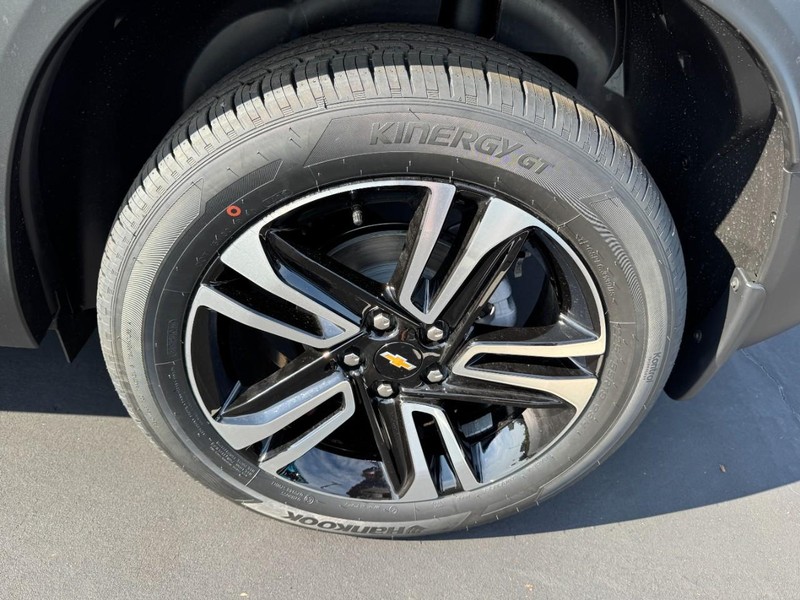 Chevrolet TrailBlazer Vehicle Image 06