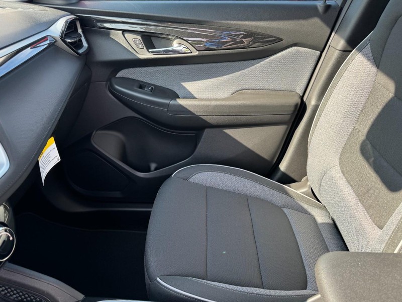 Chevrolet TrailBlazer Vehicle Image 08