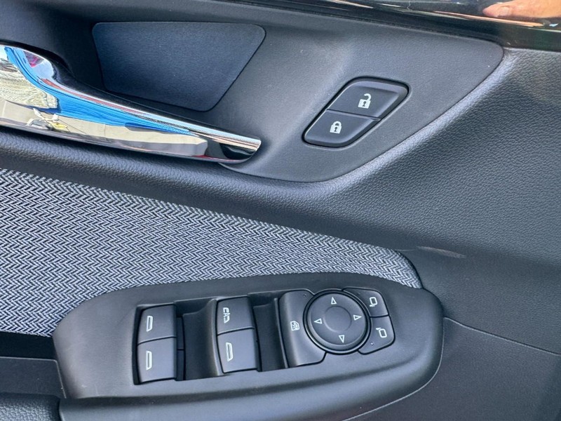 Chevrolet TrailBlazer Vehicle Image 10