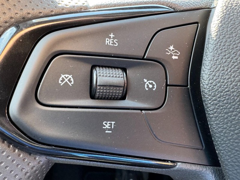 Chevrolet TrailBlazer Vehicle Image 11