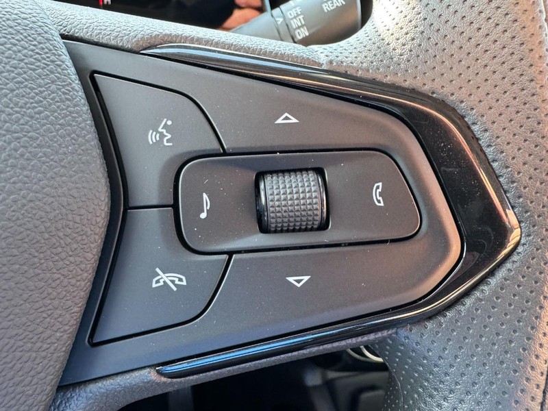 Chevrolet TrailBlazer Vehicle Image 12