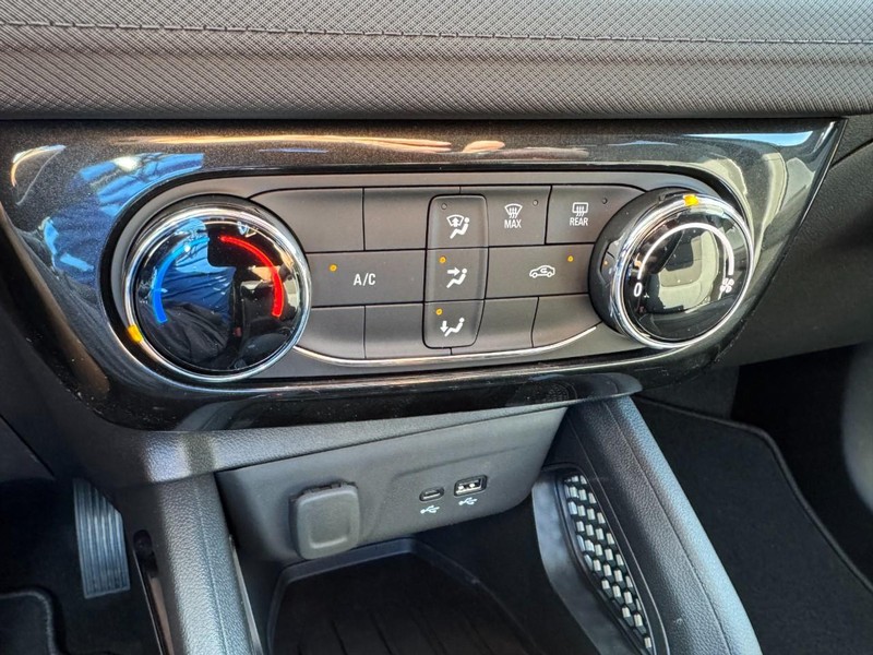 Chevrolet TrailBlazer Vehicle Image 13