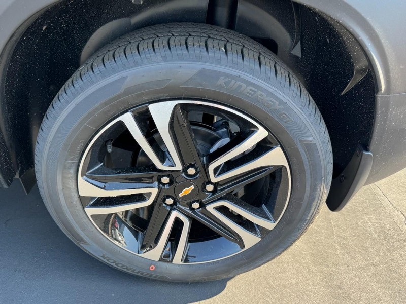Chevrolet TrailBlazer Vehicle Image 06