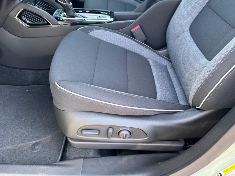 Chevrolet TrailBlazer Vehicle Image 09