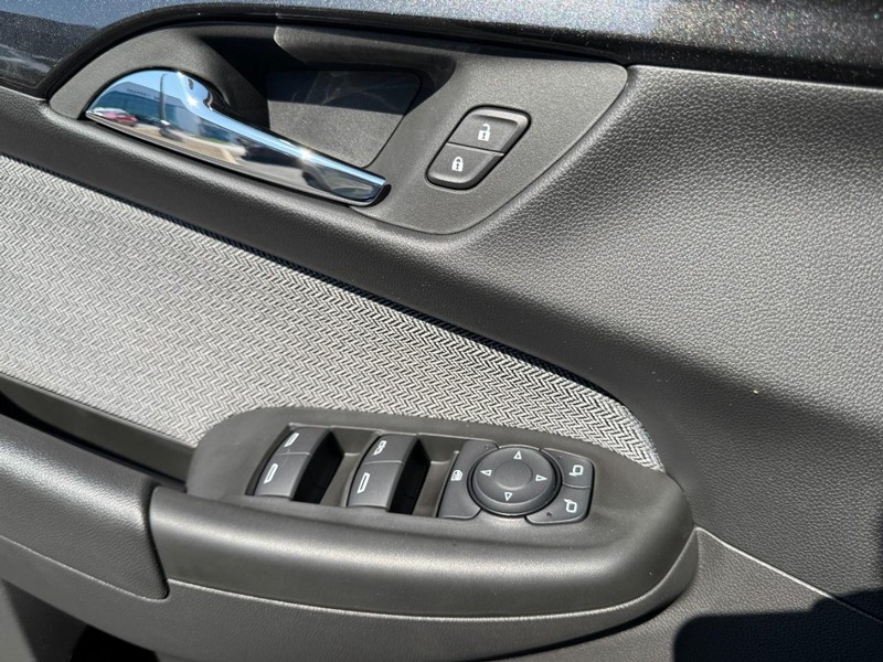Chevrolet TrailBlazer Vehicle Image 10