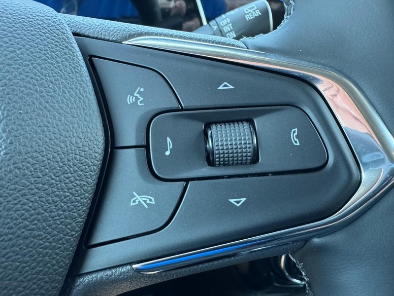 Chevrolet TrailBlazer Vehicle Image 12