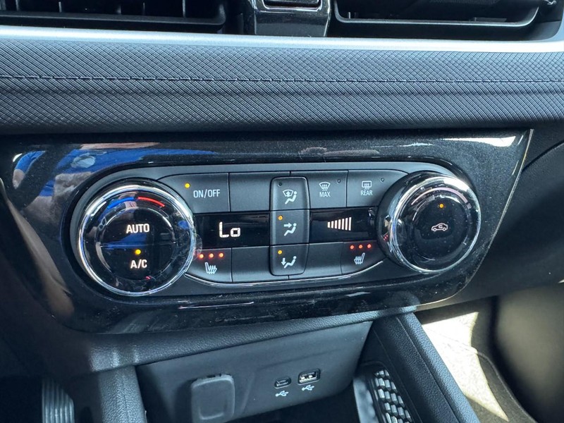Chevrolet TrailBlazer Vehicle Image 13