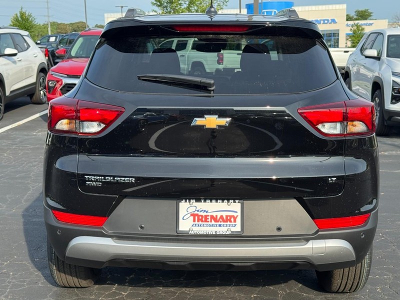 Chevrolet TrailBlazer Vehicle Image 04