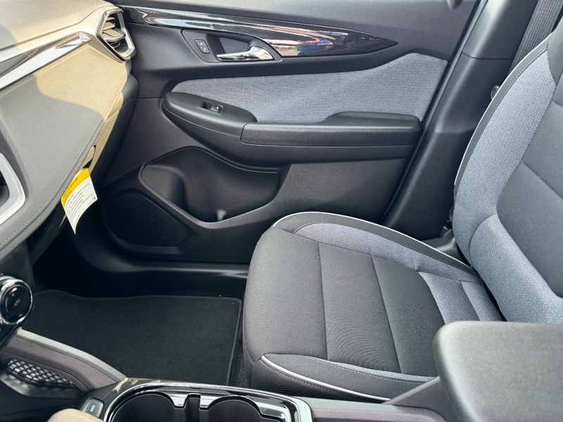 Chevrolet TrailBlazer Vehicle Image 08