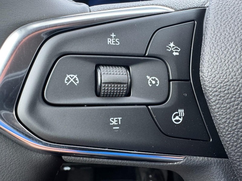 Chevrolet TrailBlazer Vehicle Image 11