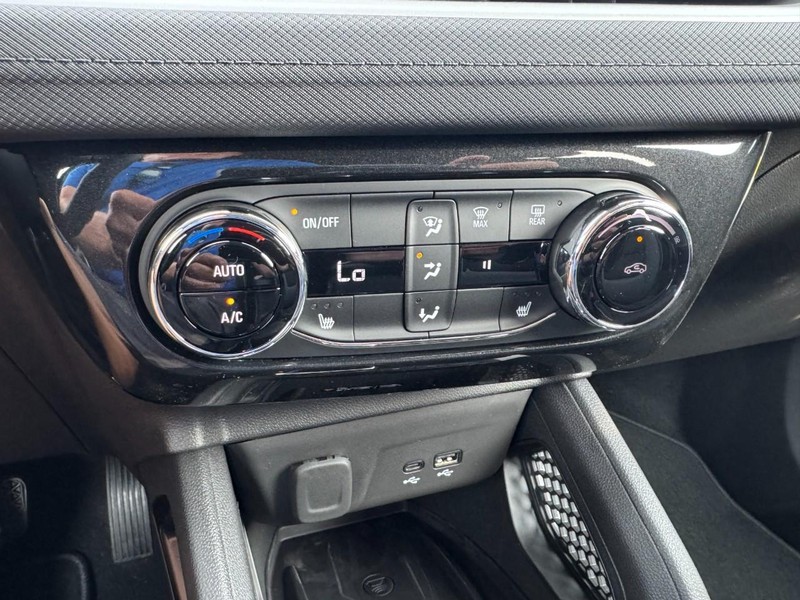 Chevrolet TrailBlazer Vehicle Image 13