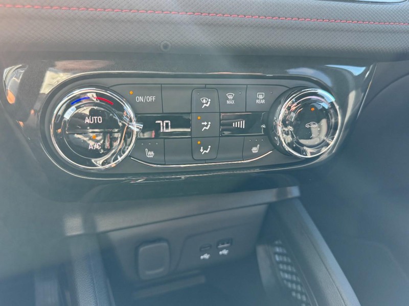 Chevrolet TrailBlazer Vehicle Image 13