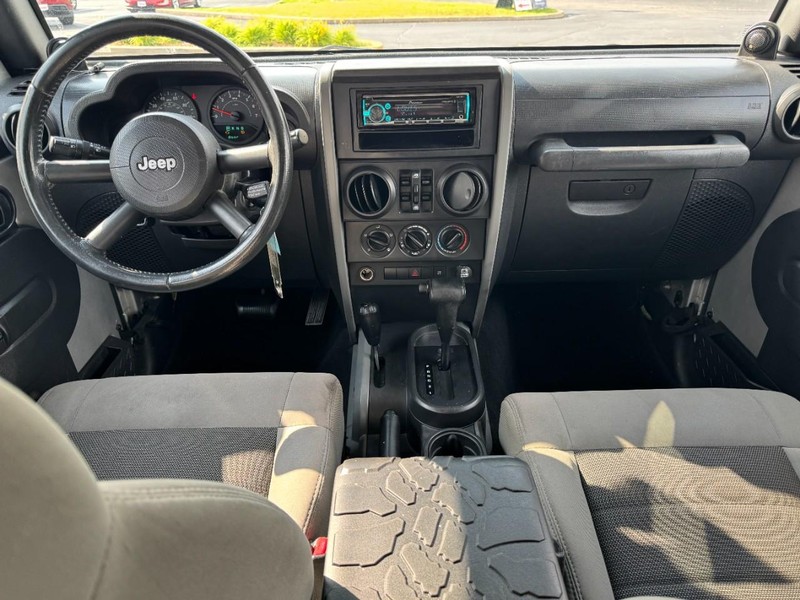 Jeep Wrangler Vehicle Image 11