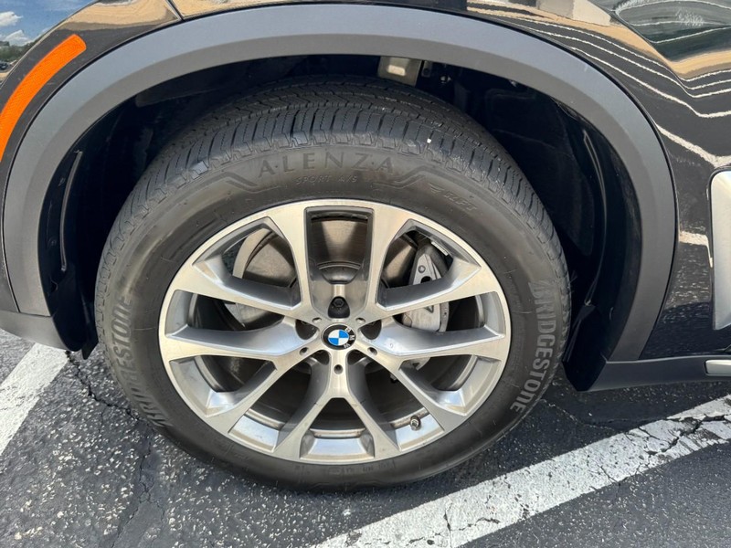 BMW X5 Vehicle Image 07