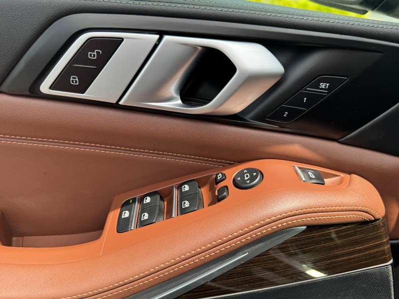 BMW X5 Vehicle Image 16