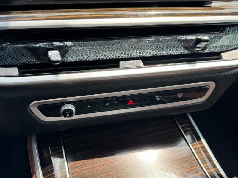 BMW X5 Vehicle Image 20