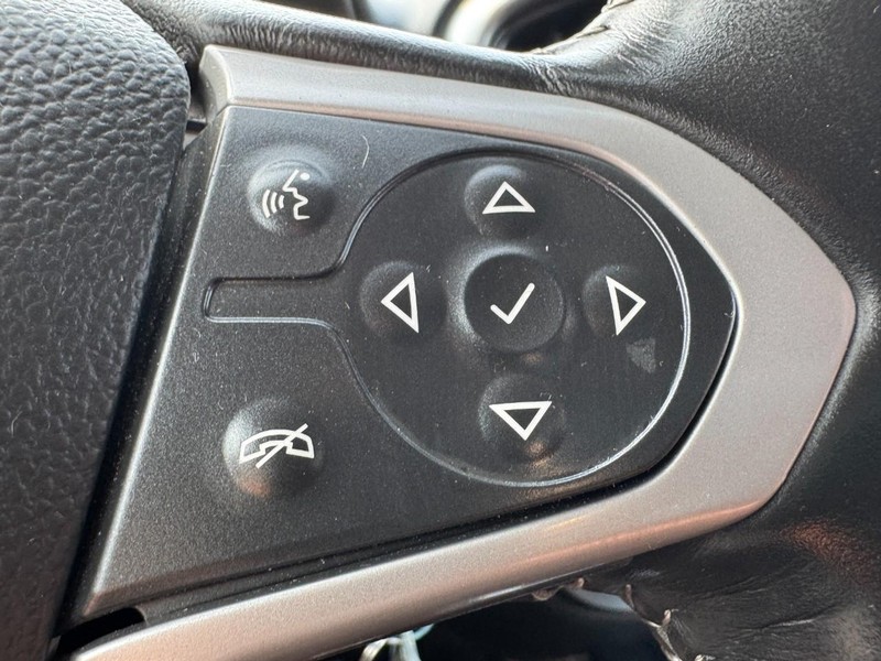 Chevrolet Colorado Vehicle Image 16