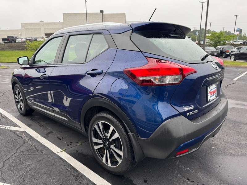 Nissan Kicks Vehicle Image 05