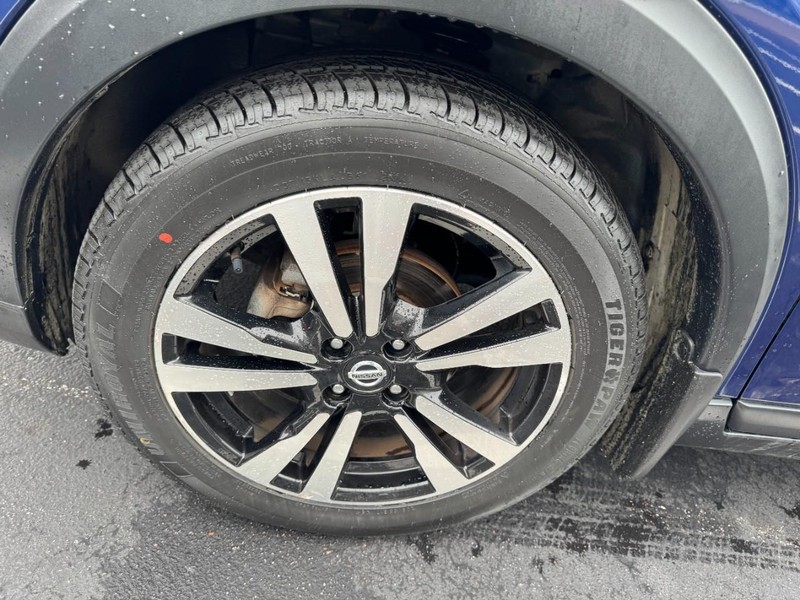 Nissan Kicks Vehicle Image 07
