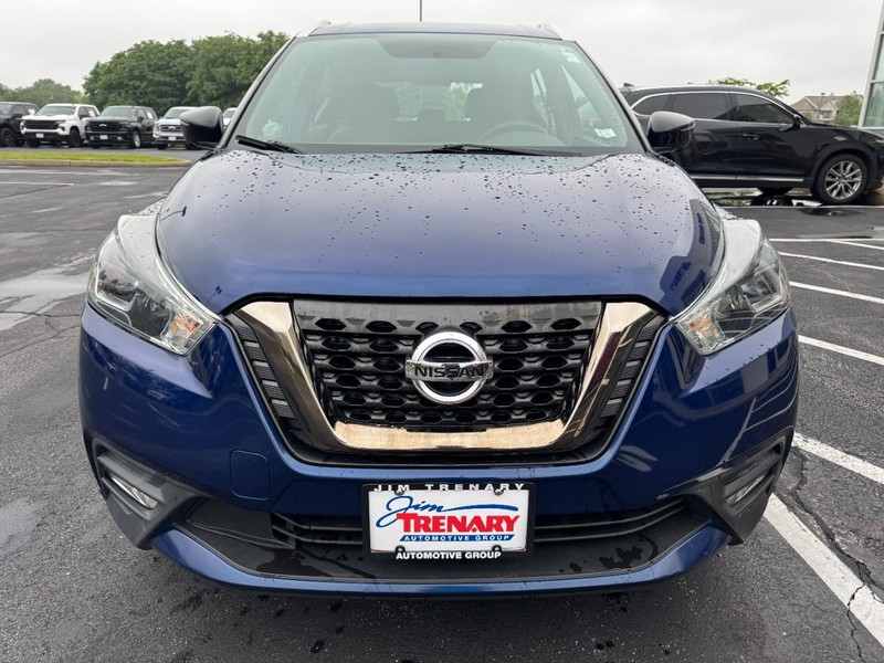 Nissan Kicks Vehicle Image 09