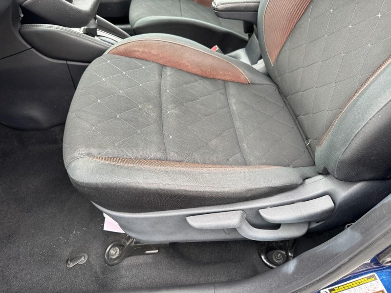 Nissan Kicks Vehicle Image 14