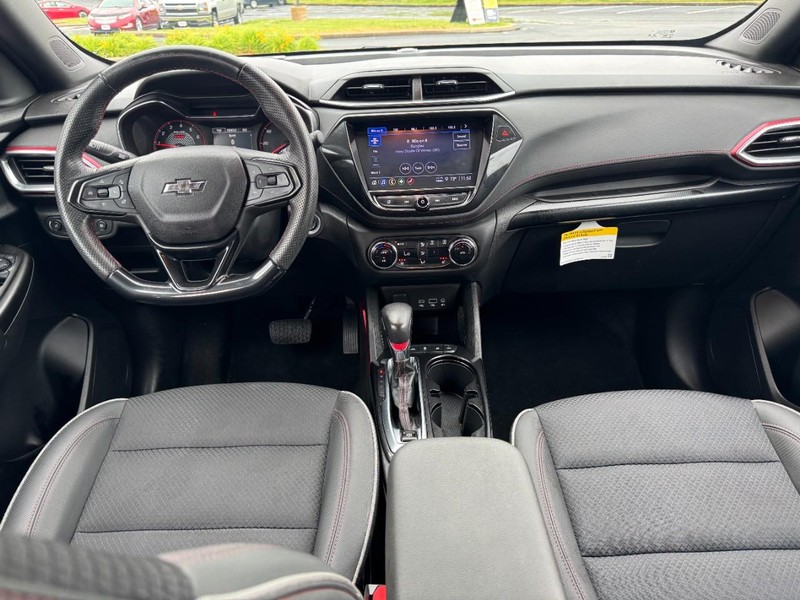 Chevrolet TrailBlazer Vehicle Image 11