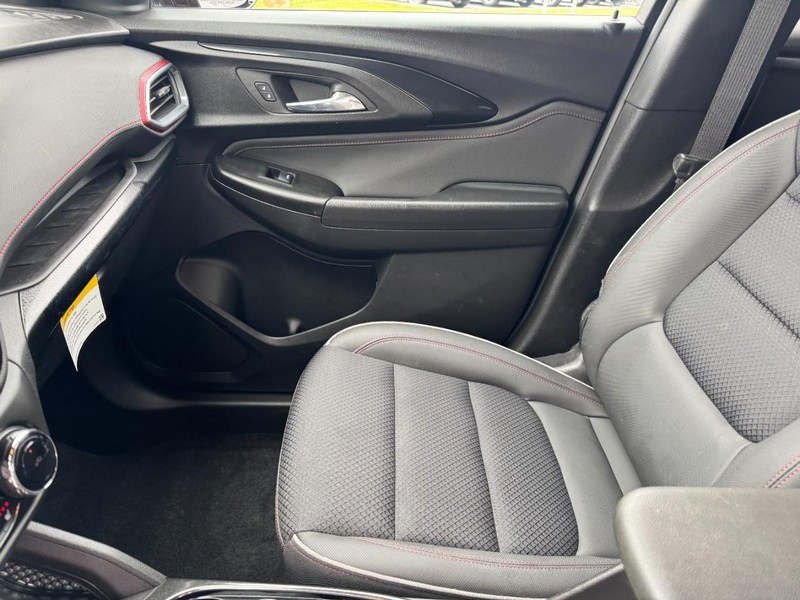 Chevrolet TrailBlazer Vehicle Image 13