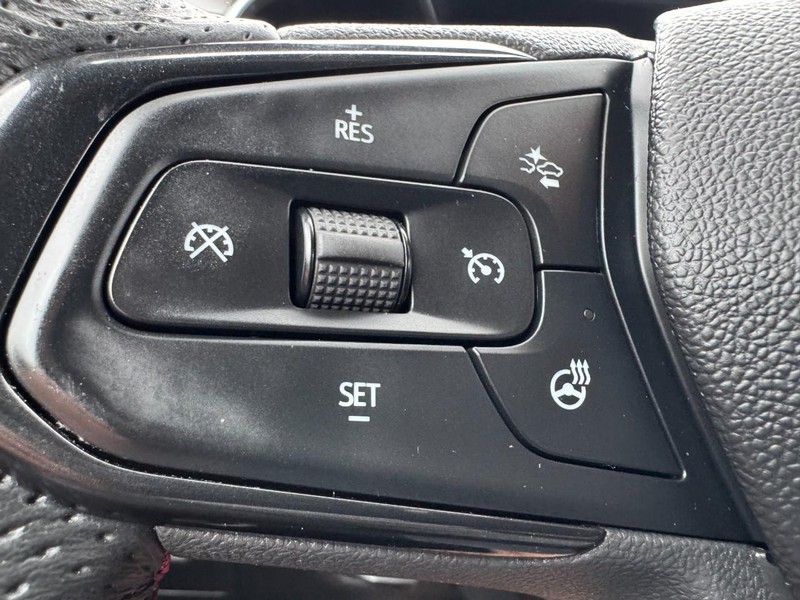 Chevrolet TrailBlazer Vehicle Image 16