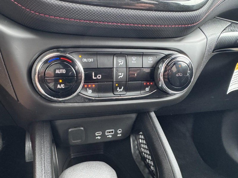 Chevrolet TrailBlazer Vehicle Image 18