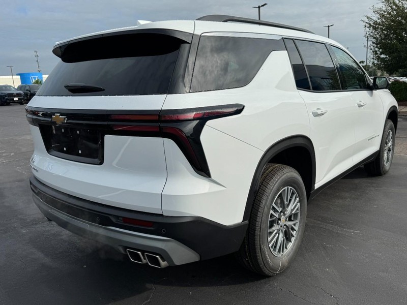 Chevrolet Traverse Vehicle Image 03