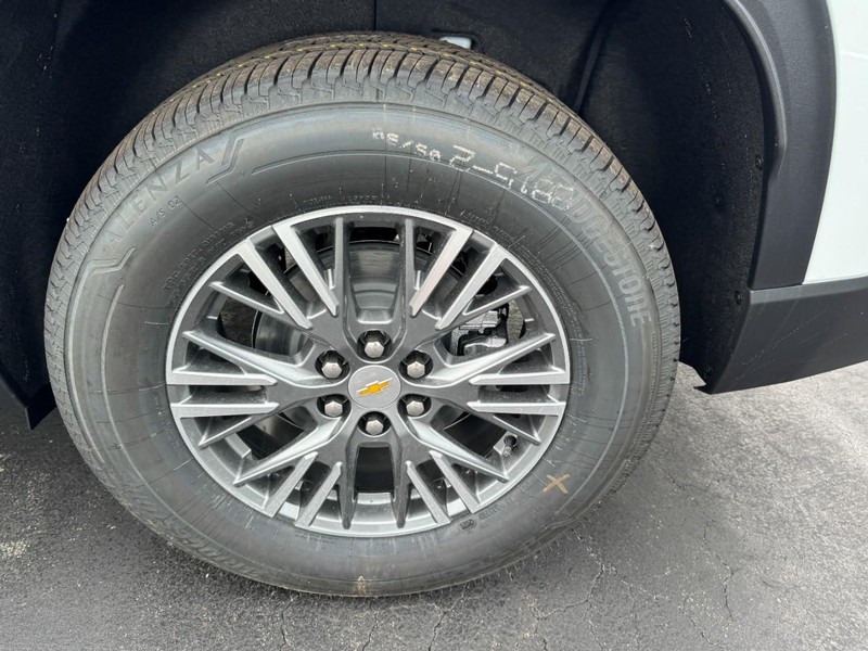 Chevrolet Traverse Vehicle Image 06