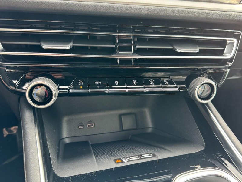 Chevrolet Traverse Vehicle Image 13
