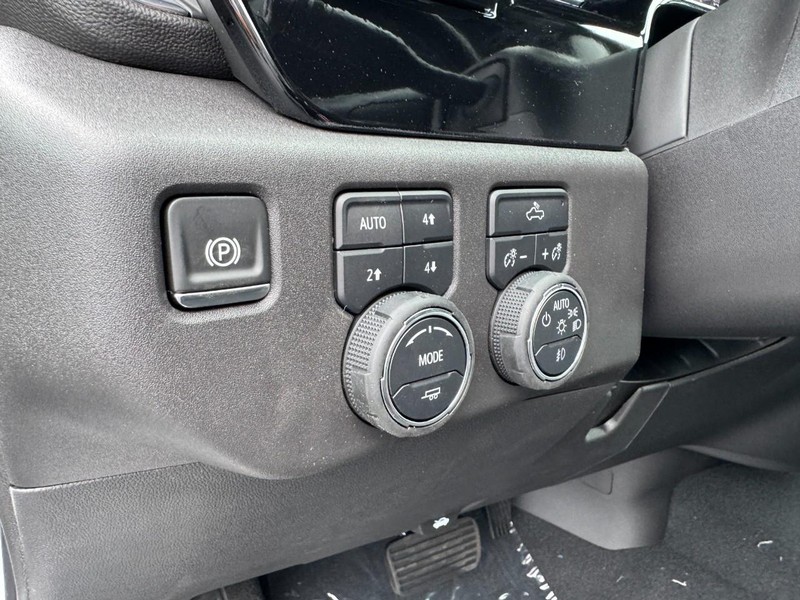 Chevrolet Silverado 1500 Vehicle Image 12