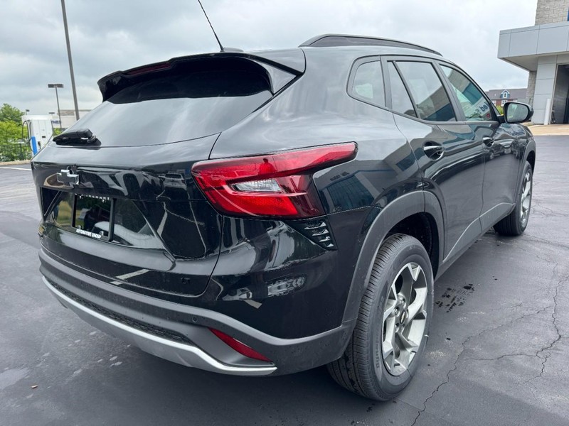 Chevrolet Trax Vehicle Image 03