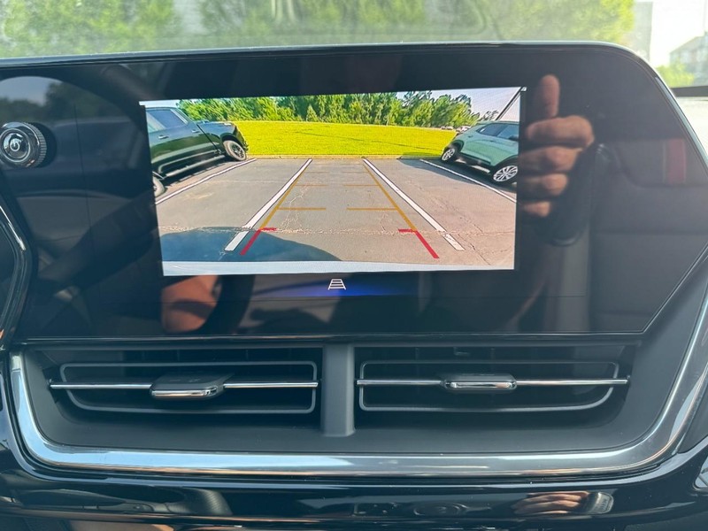 Chevrolet Trax Vehicle Image 16