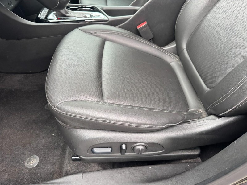 Buick Encore GX Vehicle Image 14