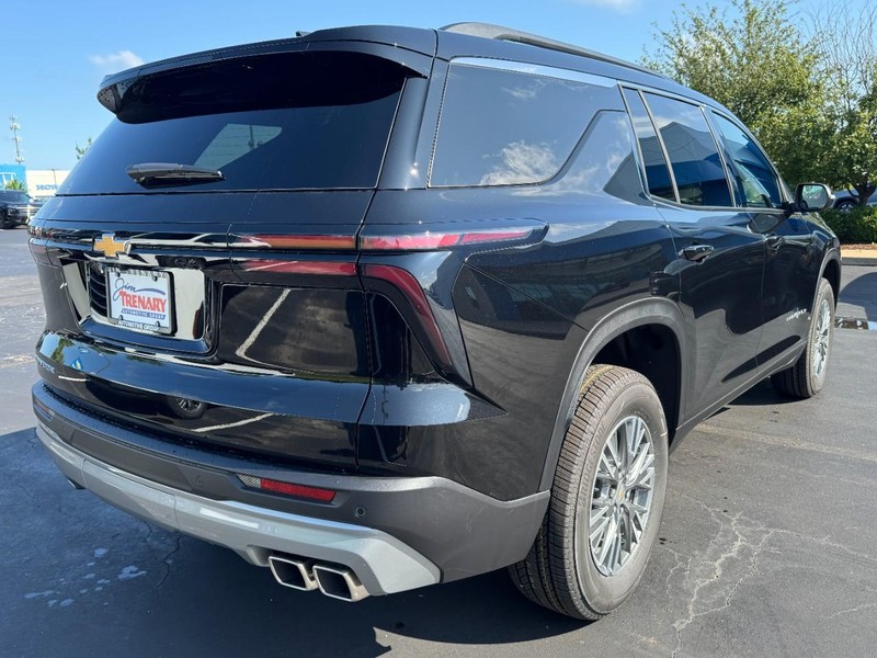 Chevrolet Traverse Vehicle Image 03