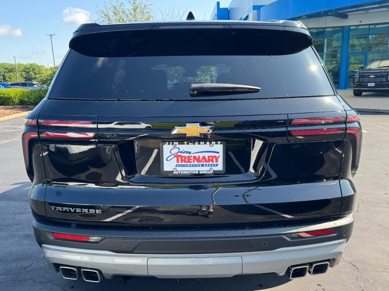 Chevrolet Traverse Vehicle Image 04