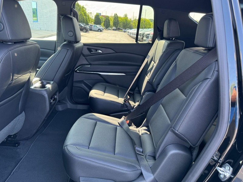 Chevrolet Traverse Vehicle Image 07