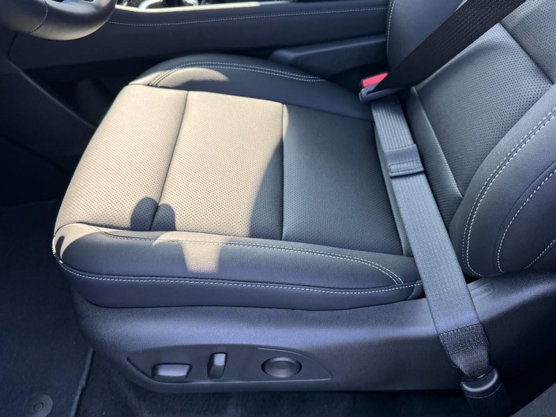 Chevrolet Traverse Vehicle Image 10