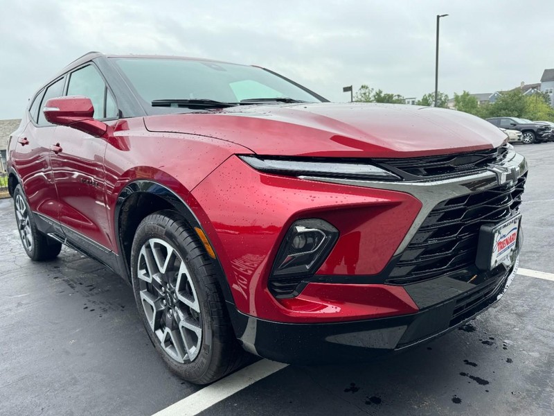 Chevrolet Blazer Vehicle Image 02