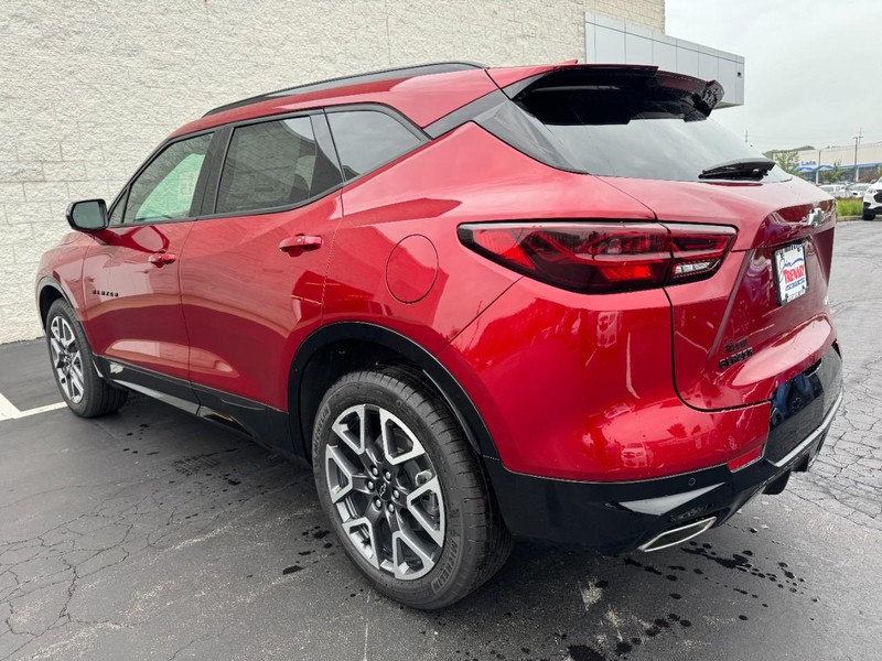 Chevrolet Blazer Vehicle Image 05