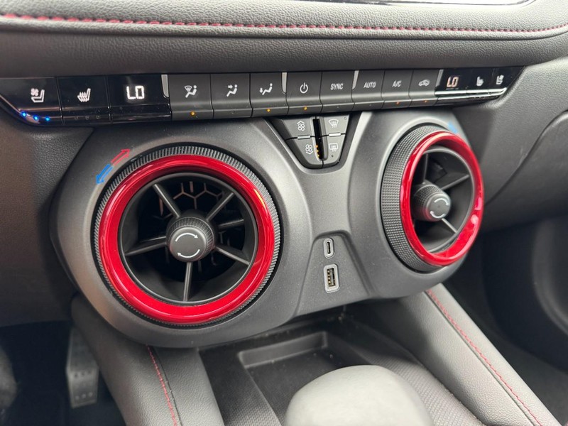 Chevrolet Blazer Vehicle Image 13