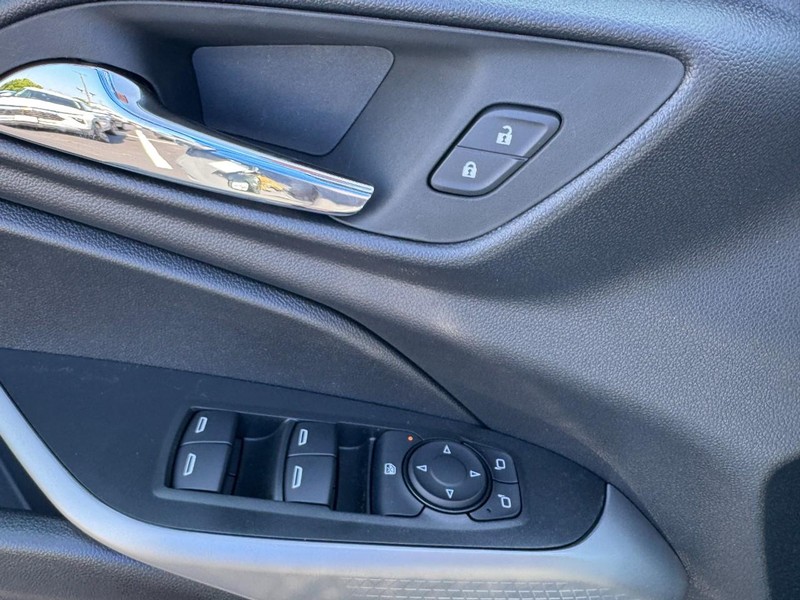 Chevrolet Trax Vehicle Image 10